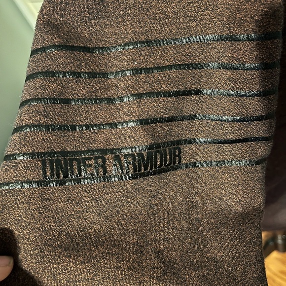 Under Armour threadborne maroon hoodie - Picture 5 of 8